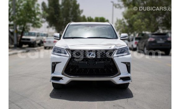 Nunua Imported Lexus LX Nyeupe Gari ndani ya Import - Dubai nchini Bujumbura Nunua Imported Lexus LX Nyeupe Gari ndani ya Import - Dubai nchini Bujumbura