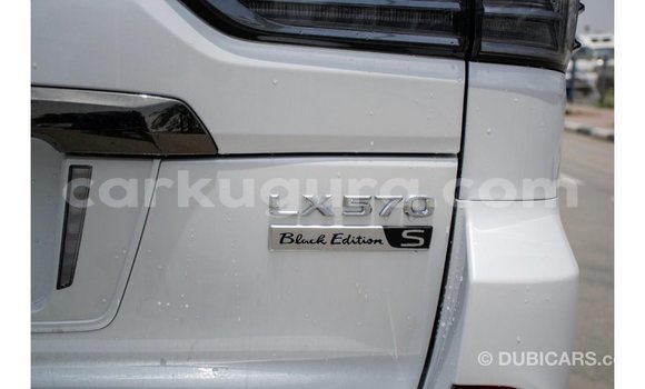 Nunua Imported Lexus LX Nyeupe Gari ndani ya Import - Dubai nchini Bujumbura Nunua Imported Lexus LX Nyeupe Gari ndani ya Import - Dubai nchini Bujumbura