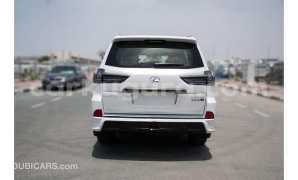 Nunua Imported Lexus LX Nyeupe Gari ndani ya Import - Dubai nchini Bujumbura Nunua Imported Lexus LX Nyeupe Gari ndani ya Import - Dubai nchini Bujumbura