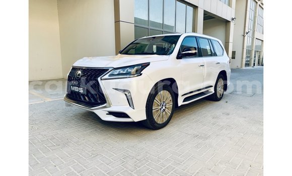 Nunua Imported Lexus LX Nyeupe Gari ndani ya Import - Dubai nchini Bujumbura Nunua Imported Lexus LX Nyeupe Gari ndani ya Import - Dubai nchini Bujumbura
