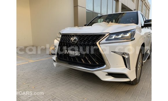Nunua Imported Lexus LX Nyeupe Gari ndani ya Import - Dubai nchini Bujumbura Nunua Imported Lexus LX Nyeupe Gari ndani ya Import - Dubai nchini Bujumbura