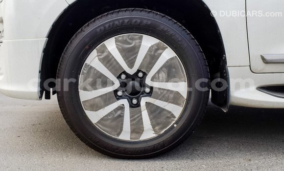 Nunua Imported Toyota Land Cruiser Nyeupe Gari ndani ya Import - Dubai nchini Bujumbura Nunua Imported Toyota Land Cruiser Nyeupe Gari ndani ya Import - Dubai nchini Bujumbura