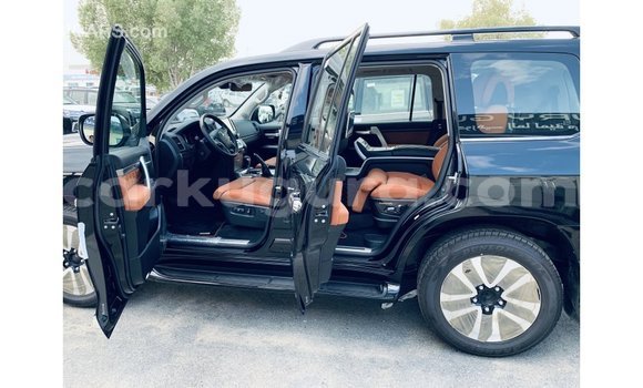 Acheter Import Voiture Toyota Land Cruiser Noir à Import - Dubai, Bujumbura Acheter Import Voiture Toyota Land Cruiser Noir à Import - Dubai, Bujumbura