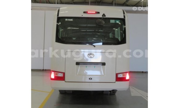 Acheter Import Voiture Toyota Coaster Blanc à Import - Dubai, Bujumbura Acheter Import Voiture Toyota Coaster Blanc à Import - Dubai, Bujumbura