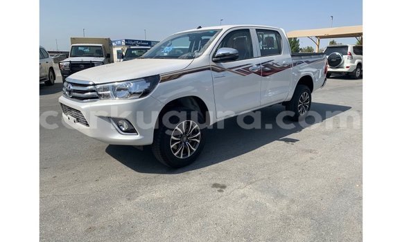 Nunua Imported Toyota Hilux Nyeupe Gari ndani ya Import - Dubai nchini Bujumbura Nunua Imported Toyota Hilux Nyeupe Gari ndani ya Import - Dubai nchini Bujumbura