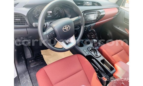 Nunua Imported Toyota Hilux Nyeupe Gari ndani ya Import - Dubai nchini Bujumbura Nunua Imported Toyota Hilux Nyeupe Gari ndani ya Import - Dubai nchini Bujumbura