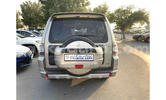Nunua Imported Mitsubishi Pajero Nyingine Gari ndani ya Import - Dubai nchini Bujumbura Nunua Imported Mitsubishi Pajero Nyingine Gari ndani ya Import - Dubai nchini Bujumbura