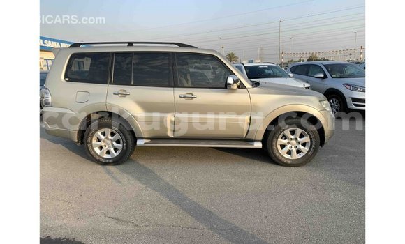 Nunua Imported Mitsubishi Pajero Nyingine Gari ndani ya Import - Dubai nchini Bujumbura Nunua Imported Mitsubishi Pajero Nyingine Gari ndani ya Import - Dubai nchini Bujumbura