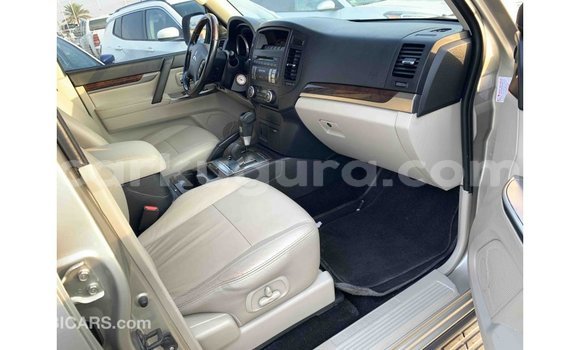 Nunua Imported Mitsubishi Pajero Nyingine Gari ndani ya Import - Dubai nchini Bujumbura Nunua Imported Mitsubishi Pajero Nyingine Gari ndani ya Import - Dubai nchini Bujumbura