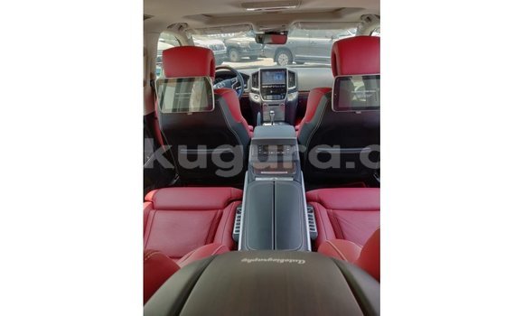 Acheter Import Voiture Toyota Land Cruiser Rouge à Import - Dubai, Bujumbura Acheter Import Voiture Toyota Land Cruiser Rouge à Import - Dubai, Bujumbura