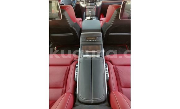 Acheter Import Voiture Toyota Land Cruiser Rouge à Import - Dubai, Bujumbura Acheter Import Voiture Toyota Land Cruiser Rouge à Import - Dubai, Bujumbura