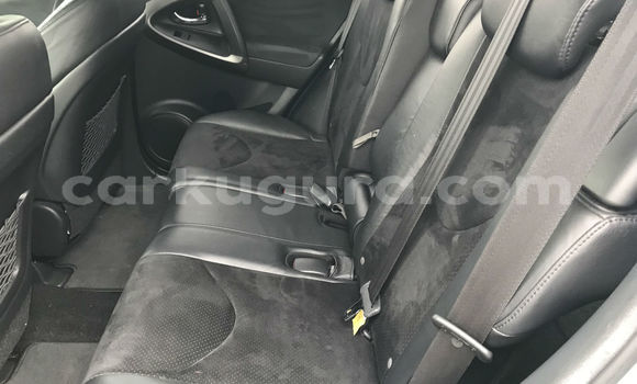 Buy Used Toyota RAV4 Silver Car in Bujumbura in Bujumbura Buy Used Toyota RAV4 Silver Car in Bujumbura in Bujumbura
