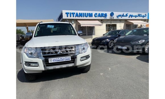 Nunua Imported Mitsubishi Pajero Nyeupe Gari ndani ya Import - Dubai nchini Bujumbura Nunua Imported Mitsubishi Pajero Nyeupe Gari ndani ya Import - Dubai nchini Bujumbura