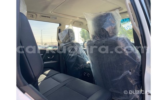 Nunua Imported Mitsubishi Pajero Nyeupe Gari ndani ya Import - Dubai nchini Bujumbura Nunua Imported Mitsubishi Pajero Nyeupe Gari ndani ya Import - Dubai nchini Bujumbura