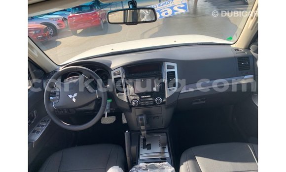 Nunua Imported Mitsubishi Pajero Nyeupe Gari ndani ya Import - Dubai nchini Bujumbura Nunua Imported Mitsubishi Pajero Nyeupe Gari ndani ya Import - Dubai nchini Bujumbura