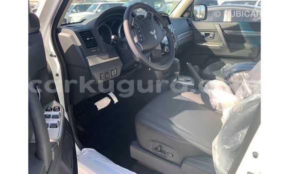 Nunua Imported Mitsubishi Pajero Nyeupe Gari ndani ya Import - Dubai nchini Bujumbura Nunua Imported Mitsubishi Pajero Nyeupe Gari ndani ya Import - Dubai nchini Bujumbura