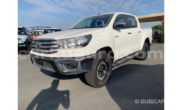 Nunua Imported Toyota Hilux Nyeupe Gari ndani ya Import - Dubai nchini Bujumbura Nunua Imported Toyota Hilux Nyeupe Gari ndani ya Import - Dubai nchini Bujumbura