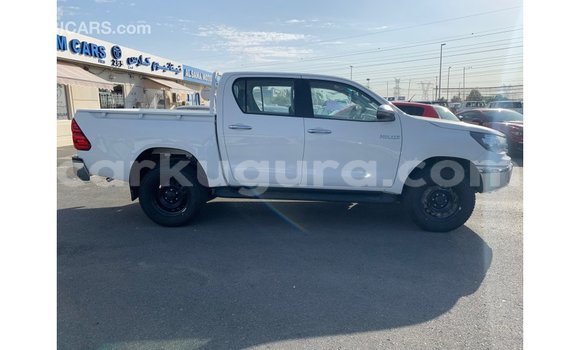 Nunua Imported Toyota Hilux Nyeupe Gari ndani ya Import - Dubai nchini Bujumbura Nunua Imported Toyota Hilux Nyeupe Gari ndani ya Import - Dubai nchini Bujumbura