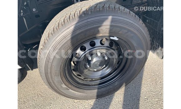 Nunua Imported Toyota Hilux Nyeupe Gari ndani ya Import - Dubai nchini Bujumbura Nunua Imported Toyota Hilux Nyeupe Gari ndani ya Import - Dubai nchini Bujumbura