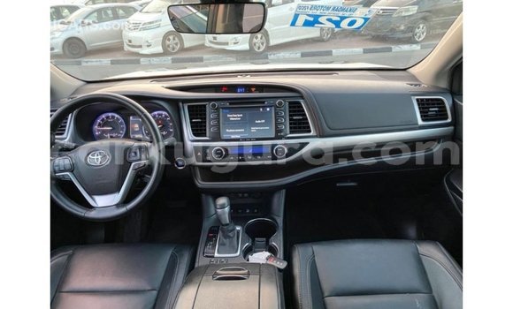 Acheter Import Voiture Toyota Highlander Noir à Import - Dubai, Bujumbura Acheter Import Voiture Toyota Highlander Noir à Import - Dubai, Bujumbura