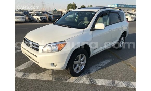 Buy Import Toyota 4Runner White Car in Import - Dubai in Bujumbura Buy Import Toyota 4Runner White Car in Import - Dubai in Bujumbura