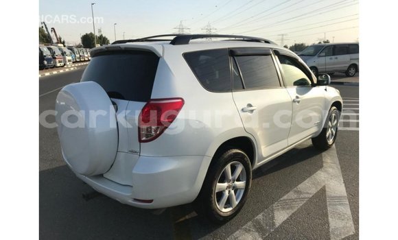 Buy Import Toyota 4Runner White Car in Import - Dubai in Bujumbura Buy Import Toyota 4Runner White Car in Import - Dubai in Bujumbura