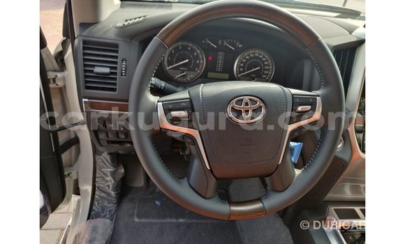 Buy Import Toyota Land Cruiser White Car in Import - Dubai in Bujumbura Buy Import Toyota Land Cruiser White Car in Import - Dubai in Bujumbura