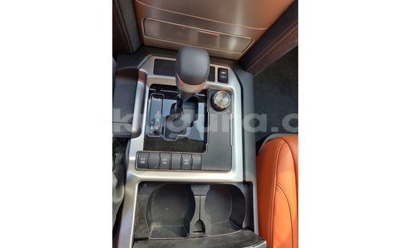 Nunua Imported Toyota Land Cruiser Nyeupe Gari ndani ya Import - Dubai nchini Bujumbura Nunua Imported Toyota Land Cruiser Nyeupe Gari ndani ya Import - Dubai nchini Bujumbura