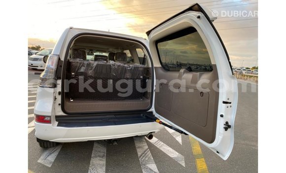 Nunua Imported Lexus GX Nyeupe Gari ndani ya Import - Dubai nchini Bujumbura Nunua Imported Lexus GX Nyeupe Gari ndani ya Import - Dubai nchini Bujumbura