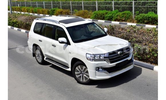 Buy Import Toyota Land Cruiser White Car in Import - Dubai in Bujumbura Buy Import Toyota Land Cruiser White Car in Import - Dubai in Bujumbura