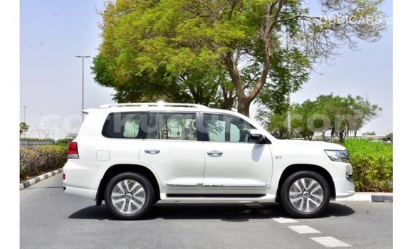 Buy Import Toyota Land Cruiser White Car in Import - Dubai in Bujumbura Buy Import Toyota Land Cruiser White Car in Import - Dubai in Bujumbura