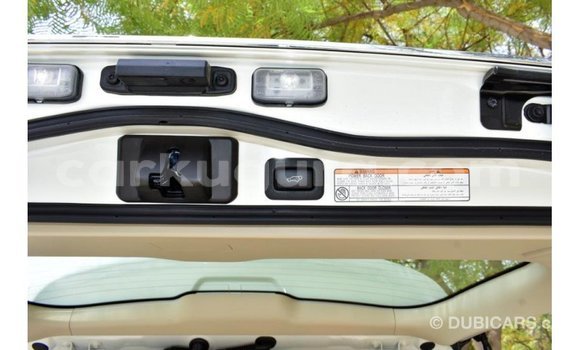Buy Import Toyota Land Cruiser White Car in Import - Dubai in Bujumbura Buy Import Toyota Land Cruiser White Car in Import - Dubai in Bujumbura