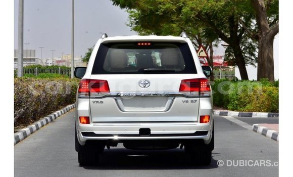Buy Import Toyota Land Cruiser White Car in Import - Dubai in Bujumbura Buy Import Toyota Land Cruiser White Car in Import - Dubai in Bujumbura