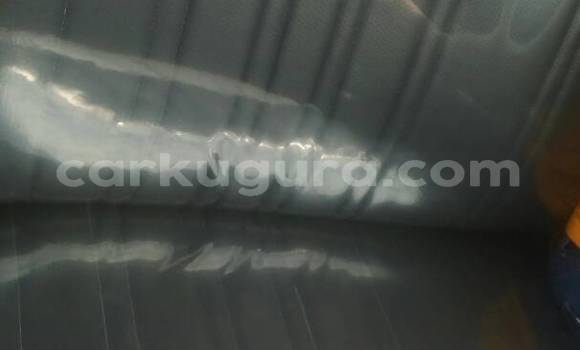 Nunua Ilio tumika Toyota Hilux Nyekundu Gari ndani ya ukumbi wa mji nchini Bujumbura Nunua Ilio tumika Toyota Hilux Nyekundu Gari ndani ya ukumbi wa mji nchini Bujumbura