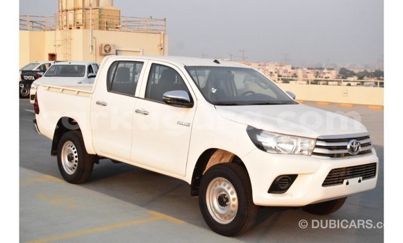 Acheter Import Voiture Toyota Hilux Blanc à Import - Dubai, Bujumbura Acheter Import Voiture Toyota Hilux Blanc à Import - Dubai, Bujumbura
