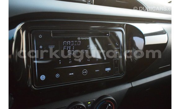 Acheter Import Voiture Toyota Hilux Blanc à Import - Dubai, Bujumbura Acheter Import Voiture Toyota Hilux Blanc à Import - Dubai, Bujumbura