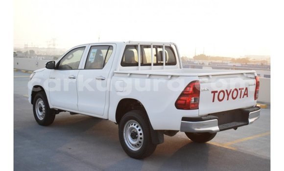 Acheter Import Voiture Toyota Hilux Blanc à Import - Dubai, Bujumbura Acheter Import Voiture Toyota Hilux Blanc à Import - Dubai, Bujumbura