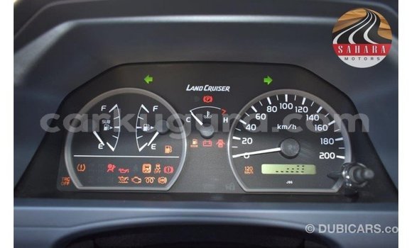 Acheter Import Voiture Toyota Land Cruiser Rouge à Import - Dubai, Bujumbura Acheter Import Voiture Toyota Land Cruiser Rouge à Import - Dubai, Bujumbura