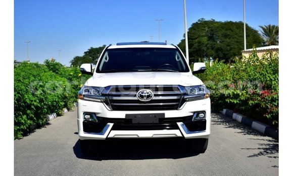 Buy Import Toyota Land Cruiser White Car in Import - Dubai in Bujumbura Buy Import Toyota Land Cruiser White Car in Import - Dubai in Bujumbura