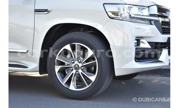 Buy Import Toyota Land Cruiser White Car in Import - Dubai in Bujumbura Buy Import Toyota Land Cruiser White Car in Import - Dubai in Bujumbura