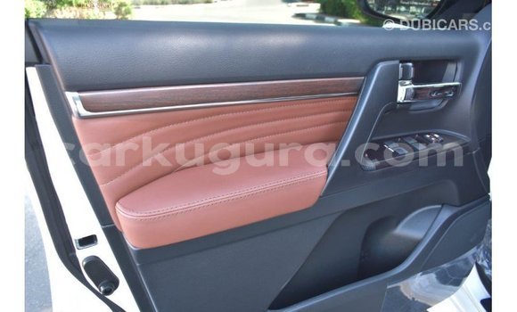 Buy Import Toyota Land Cruiser White Car in Import - Dubai in Bujumbura Buy Import Toyota Land Cruiser White Car in Import - Dubai in Bujumbura