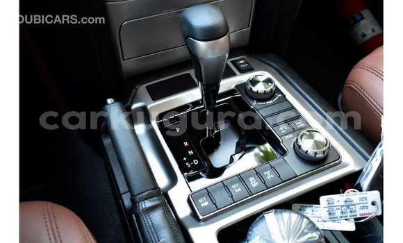 Buy Import Toyota Land Cruiser White Car in Import - Dubai in Bujumbura Buy Import Toyota Land Cruiser White Car in Import - Dubai in Bujumbura