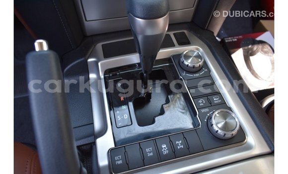 Acheter Import Voiture Toyota Land Cruiser Blanc à Import - Dubai, Bujumbura Acheter Import Voiture Toyota Land Cruiser Blanc à Import - Dubai, Bujumbura