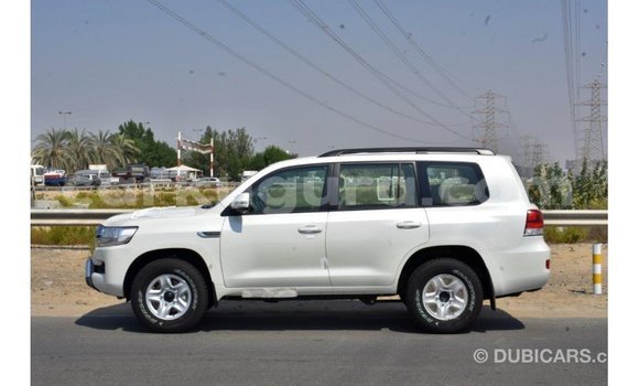 Buy Import Toyota Land Cruiser White Car in Import - Dubai in Bujumbura Buy Import Toyota Land Cruiser White Car in Import - Dubai in Bujumbura