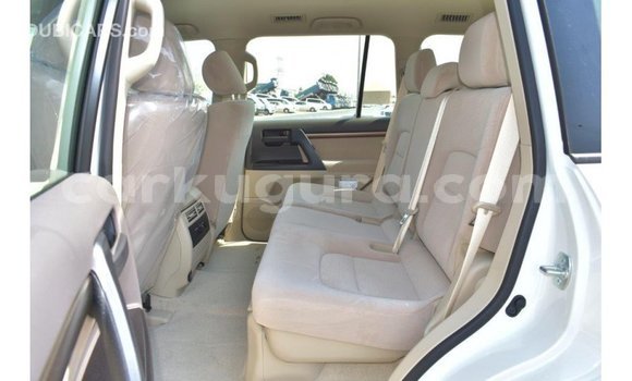 Buy Import Toyota Land Cruiser White Car in Import - Dubai in Bujumbura Buy Import Toyota Land Cruiser White Car in Import - Dubai in Bujumbura