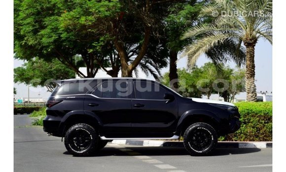 Acheter Import Voiture Toyota Fortuner Noir à Import - Dubai, Bujumbura Acheter Import Voiture Toyota Fortuner Noir à Import - Dubai, Bujumbura