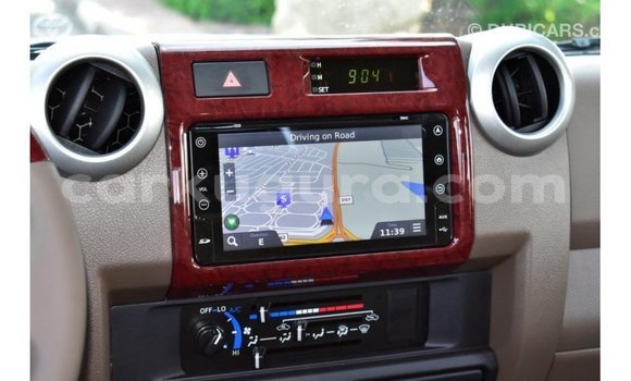 Acheter Import Voiture Toyota Land Cruiser Beige à Import - Dubai, Bujumbura Acheter Import Voiture Toyota Land Cruiser Beige à Import - Dubai, Bujumbura