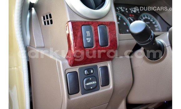 Acheter Import Voiture Toyota Land Cruiser Beige à Import - Dubai, Bujumbura Acheter Import Voiture Toyota Land Cruiser Beige à Import - Dubai, Bujumbura