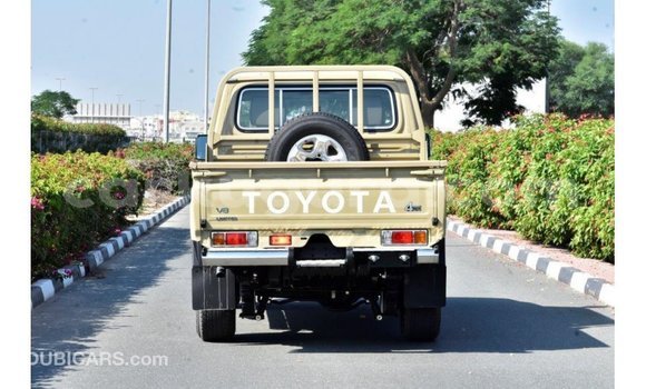 Acheter Import Voiture Toyota Land Cruiser Beige à Import - Dubai, Bujumbura Acheter Import Voiture Toyota Land Cruiser Beige à Import - Dubai, Bujumbura
