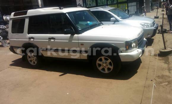Buy Used Land Rover Discovery White Car in Town hall in Bujumbura Buy Used Land Rover Discovery White Car in Town hall in Bujumbura